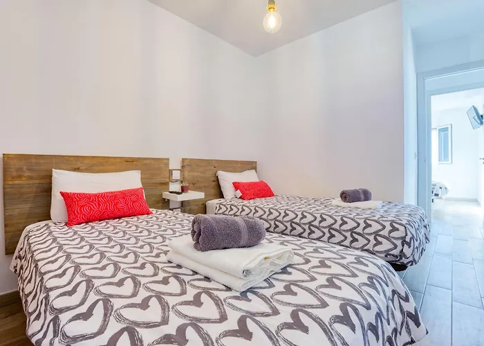 Panoramic Views דירה